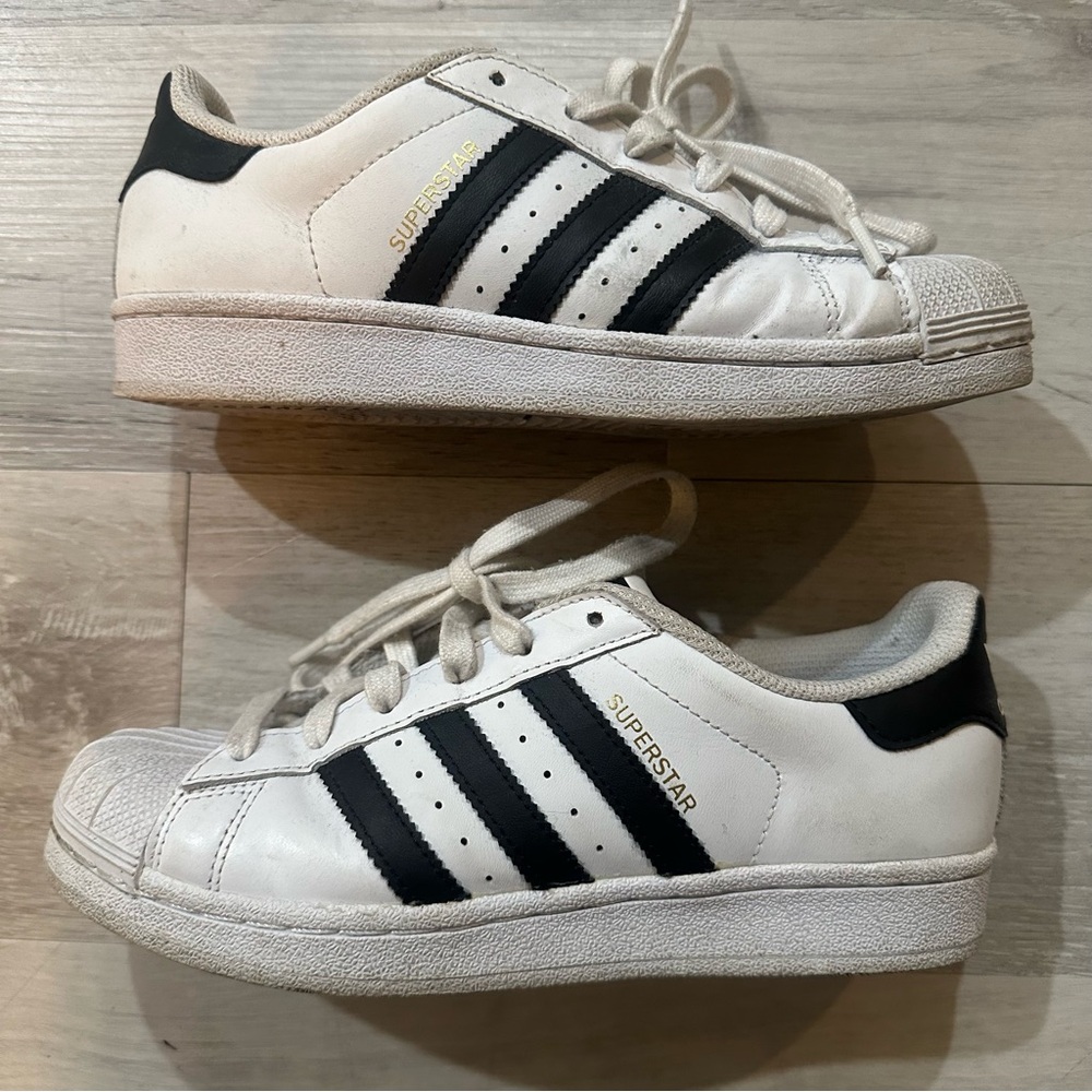 Adidas Superstar Sneakers